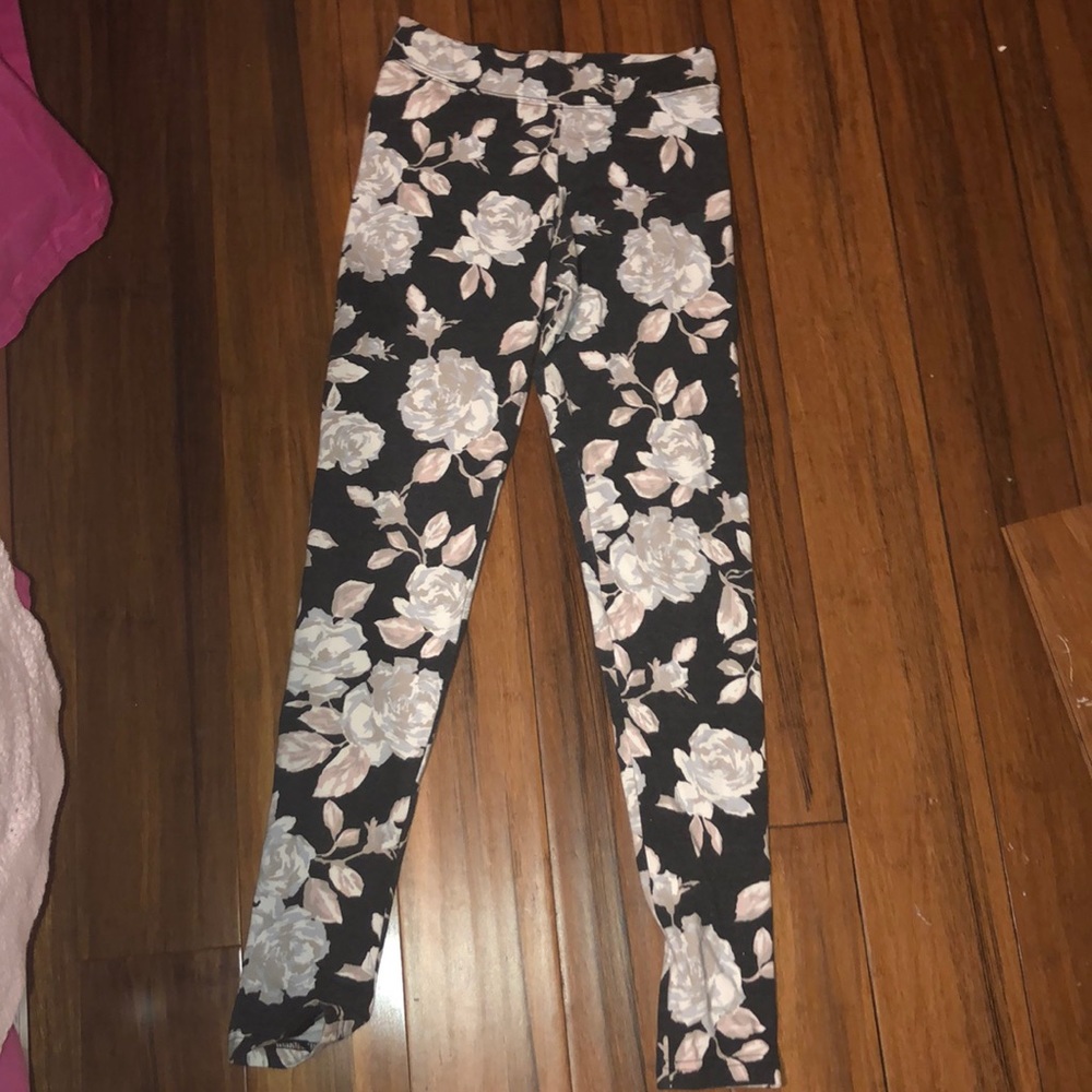 Patterned floral leggings